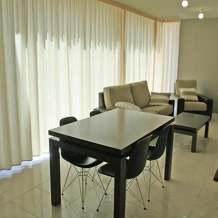 Apartment Facing The Pool