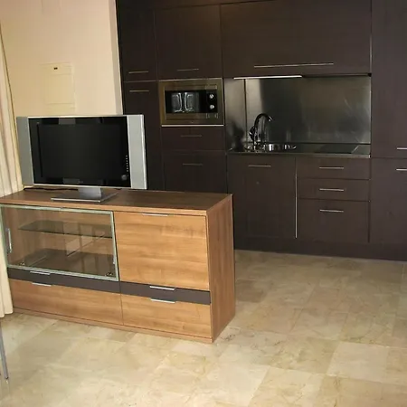 Apartment Facing The Pool *