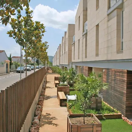 Apartamento In La Escala Near Beaches & Pools *