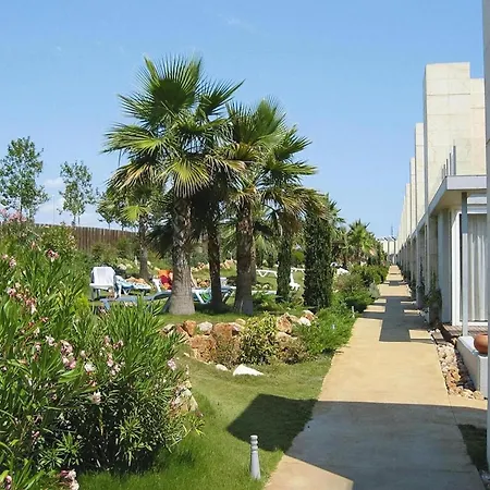 Apartamento In La Escala Near Beaches & Pools