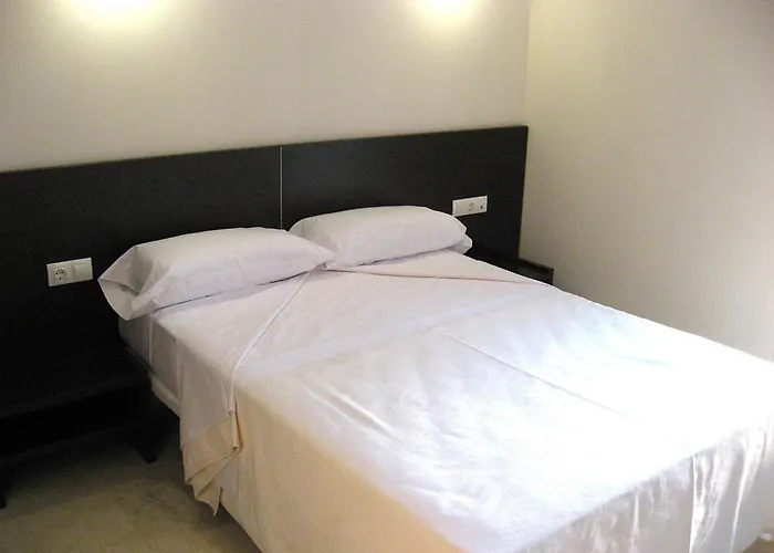 In La Escala Near Beaches & Pools L' Escala